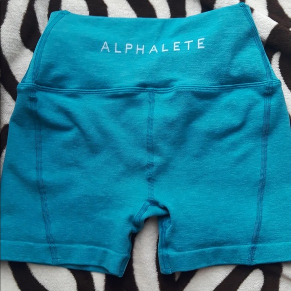 Alphalete R6 Shorts - Picture 2 of 3